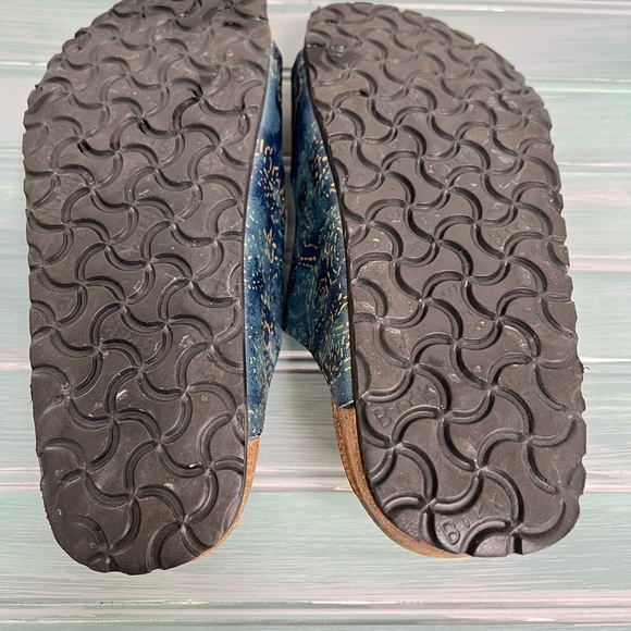 Papillon Birkenstocks 2 Strap - Picture 6 of 6